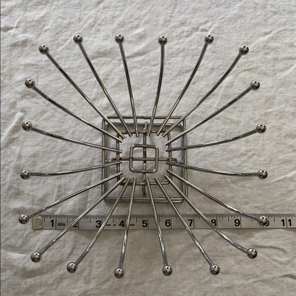 Silver metal napkin holder - Picture 3 of 4